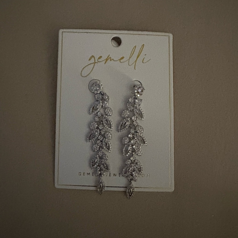 NEW Gemelli Silver Leaf Drop Earrings